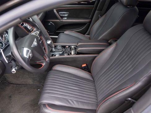 Used 2018 Bentley Flying Spur S V8 AWD/4WD image 19