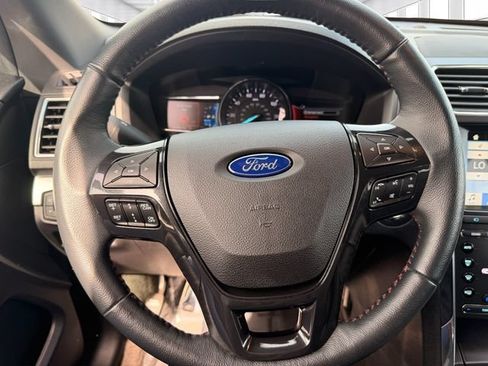 Used 2018 Ford Explorer Sport w/ Equipment Group 401A AWD/4WD image 11