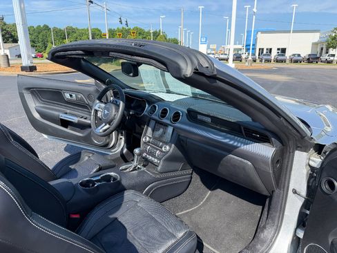 Used 2019 Ford Mustang GT Premium w/ Equipment Group 401A RWD image 28