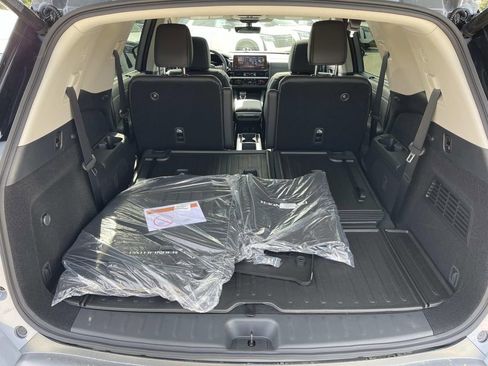New 2026 Nissan Pathfinder Platinum AWD/4WD image 12