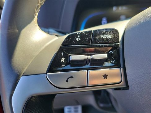 Used 2025 Hyundai Elantra Sport image 22