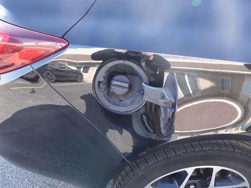 Used 2017 Buick Regal Sport Touring image 33