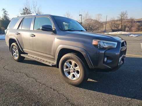 Used 2015 Toyota 4Runner SR5 Premium image 1