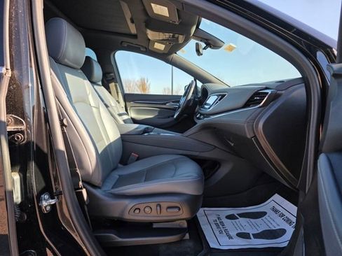 Used 2023 Buick Enclave Premium image 28