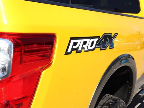 Used 2016 Nissan Titan PRO-4X image 13