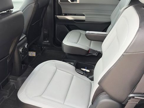 Used 2021 Ford Explorer XLT w/ Equipment Group 202A RWD image 12