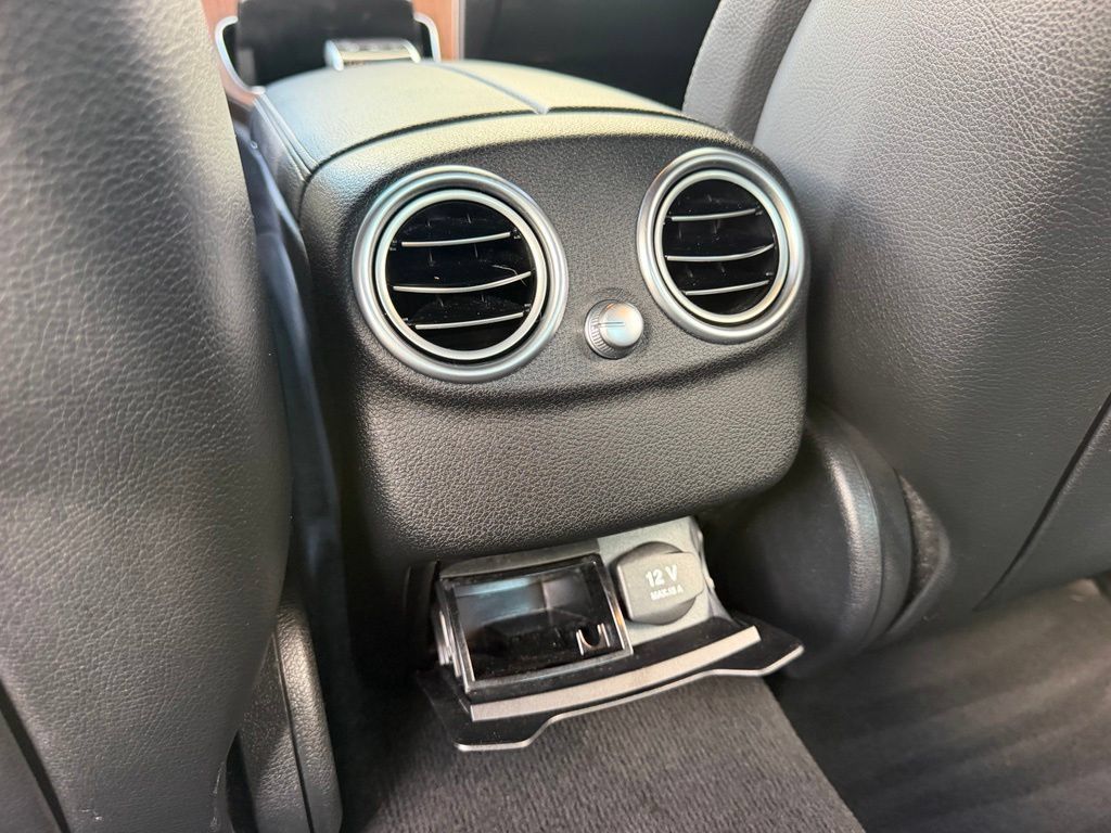 Used 2019 Mercedes-Benz C 300 4MATIC Sedan image 35