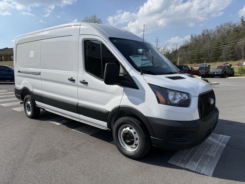 New 2026 Ford Transit 250 148 Medium Roof w/ Load Area Protection Package RWD image 3