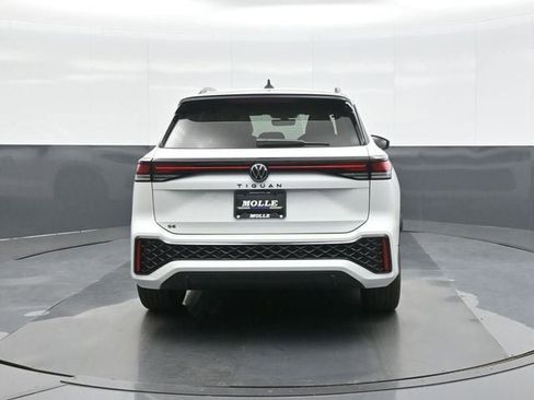 New 2026 Volkswagen Tiguan SE R-Line FWD image 6