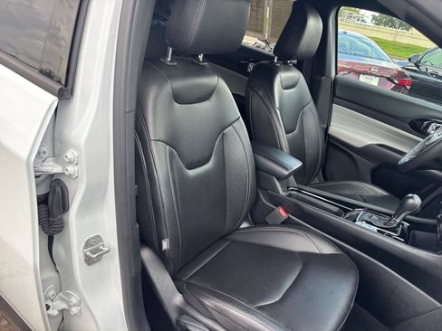Used 2025 Jeep Compass Limited AWD/4WD image 37