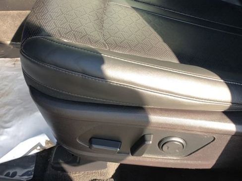 Certified 2022 Kia Sorento S w/ Panoramic Sunroof Package AWD/4WD image 14