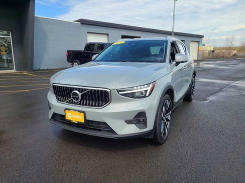 Used 2025 Volvo XC40 B5 Plus w/ Protection Package Premier AWD/4WD image 1
