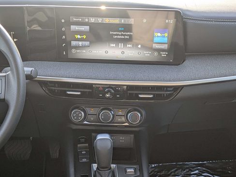 Used 2025 Nissan Kicks SV FWD image 18