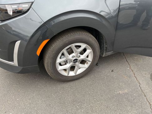 Used 2025 Kia Soul LX w/ LX Technology Package image 28