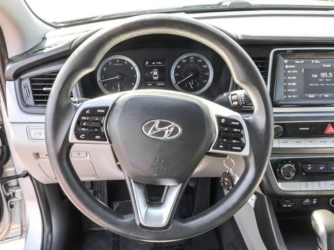 Used 2018 Hyundai Sonata SE FWD image 17