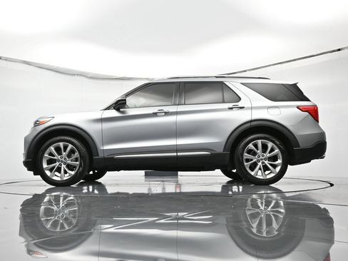 Used 2021 Ford Explorer Platinum w/ Equipment Group 601A AWD/4WD image 53