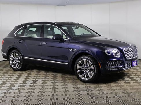 Used 2019 Bentley Bentayga image 2