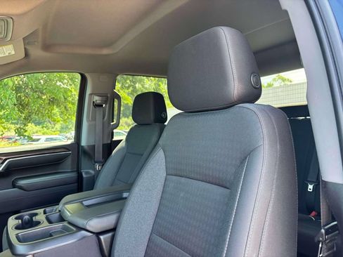 Used 2023 Chevrolet Silverado 1500 LT AWD/4WD image 5