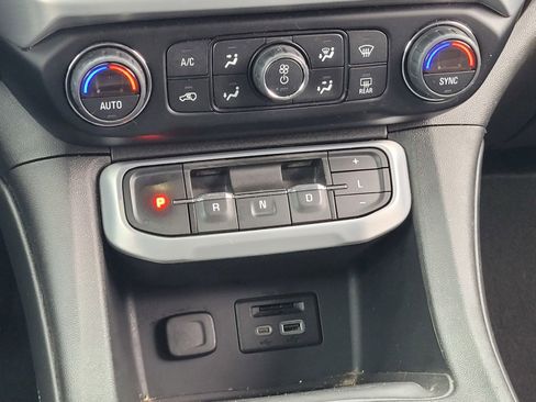 Used 2021 GMC Acadia SLT image 24