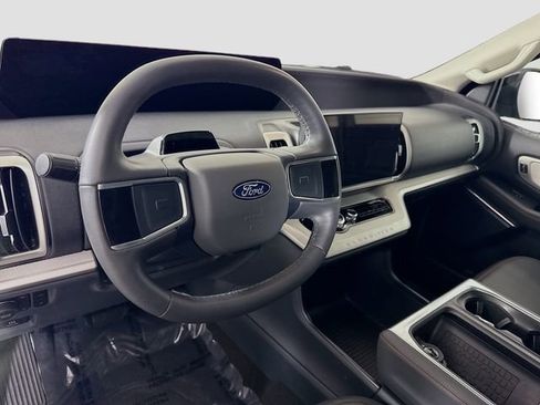 Used 2025 Ford Expedition Max Active image 9