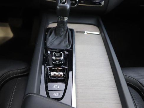 Used 2021 Volvo XC60 T6 Inscription w/ Advanced Package image 40