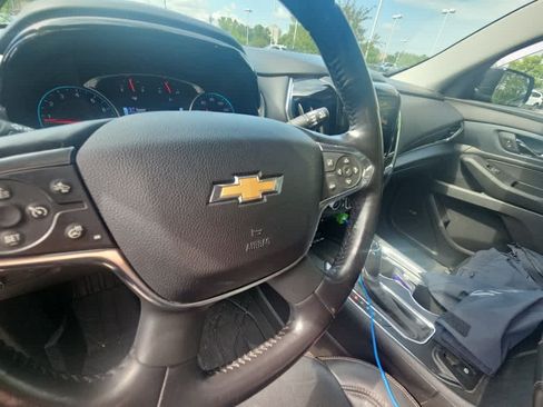 Used 2019 Chevrolet Traverse Premier AWD/4WD image 7