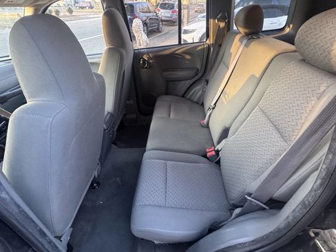 Used 2005 Jeep Liberty Renegade image 15