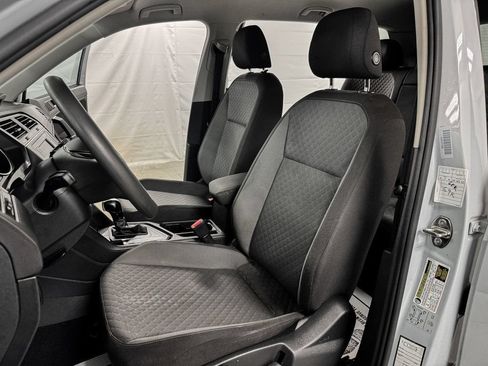 Used 2018 Volkswagen Tiguan S FWD image 9