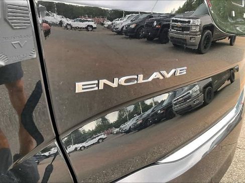 Used 2023 Buick Enclave Essence FWD image 23