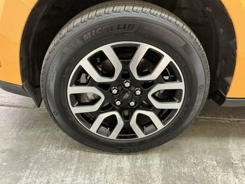 Used 2023 Ford Maverick Lariat w/ Lariat Luxury Package image 12