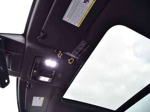 New 2026 Volkswagen Tiguan SE R-Line image 21