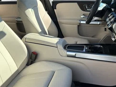 Certified 2025 Mercedes-Benz GLB 250 GLB 250 image 40