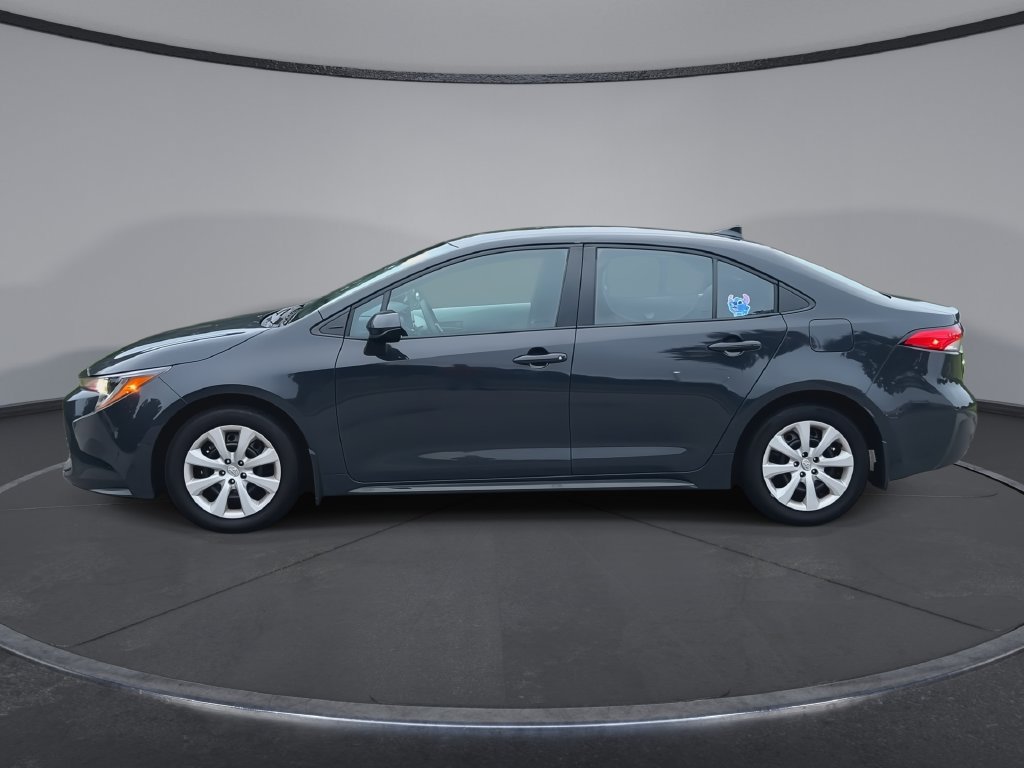 Used 2025 Toyota Corolla LE FWD image 5