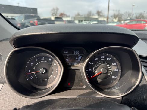 Used 2016 Hyundai Elantra SE image 17