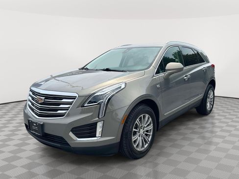 Used 2018 Cadillac XT5 Luxury w/ Driver Awareness Package AWD/4WD image 3