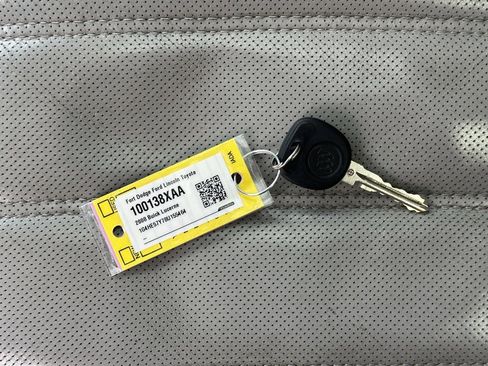 Used 2008 Buick Lucerne CXS image 22