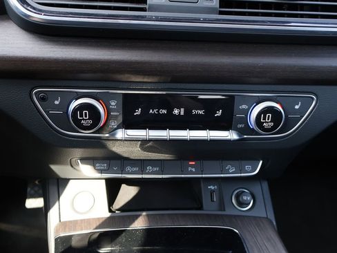 Used 2022 Audi Q5 2.0T Premium w/ Convenience Package image 34