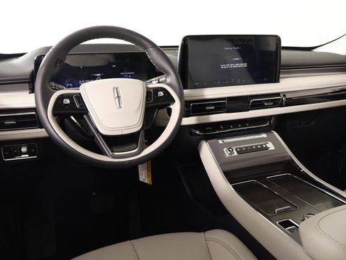 New 2026 Lincoln Aviator Premiere image 2