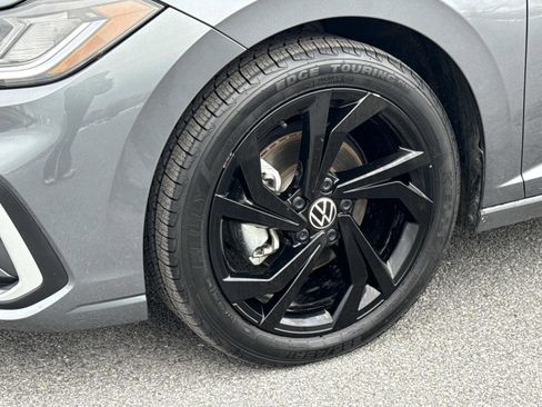 Used 2025 Volkswagen Jetta SE w/ Sunroof Package image 29