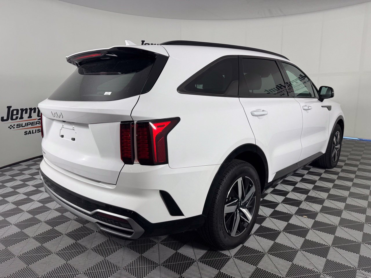 Used 2023 Kia Sorento S w/ Panoramic Sunroof Package FWD image 6