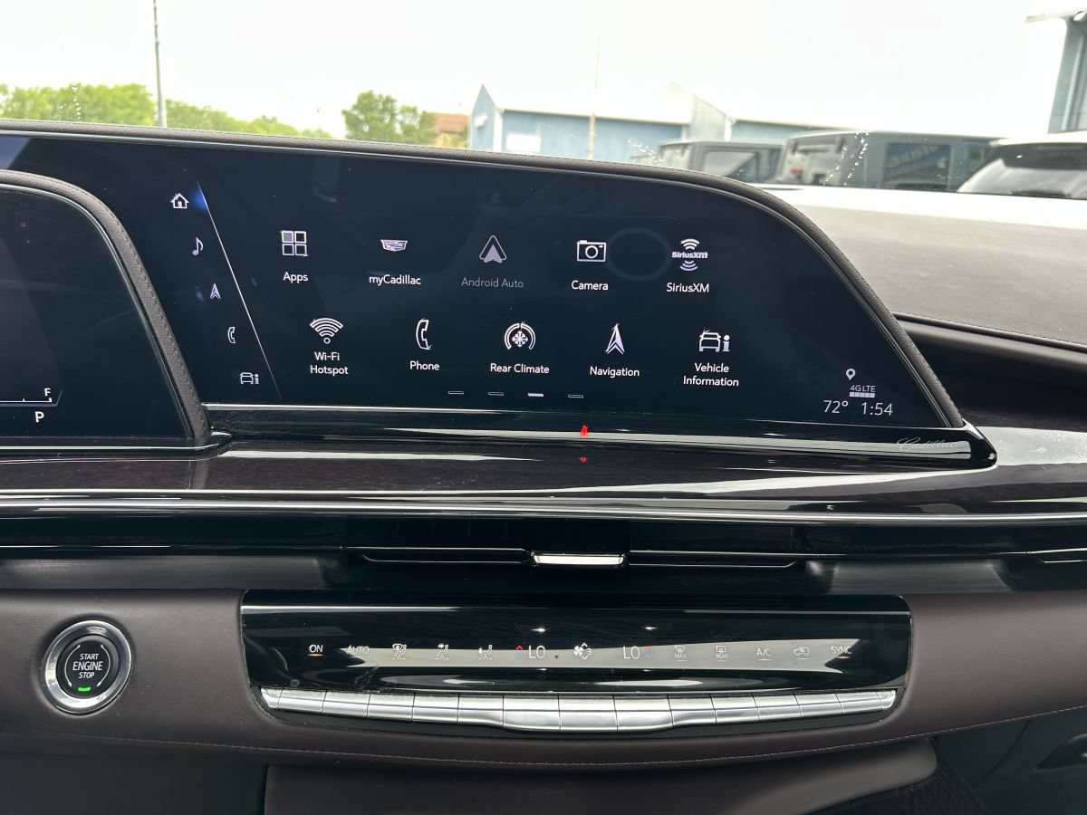 Used 2023 Cadillac Escalade Sport Platinum w/ LPO, ONYX Package AWD/4WD image 10