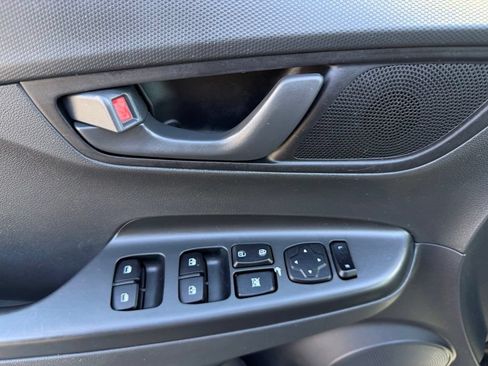 Used 2023 Hyundai Kona SEL AWD/4WD image 19