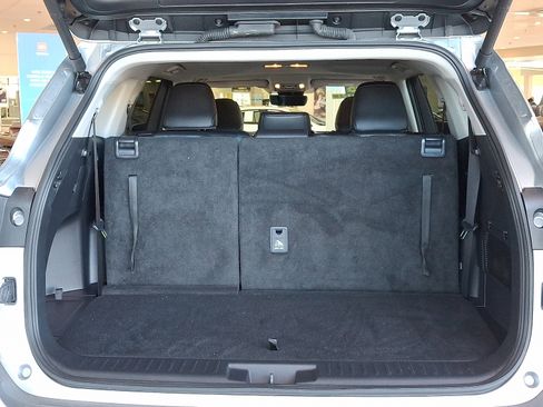 Used 2025 Toyota Highlander XLE AWD/4WD image 28