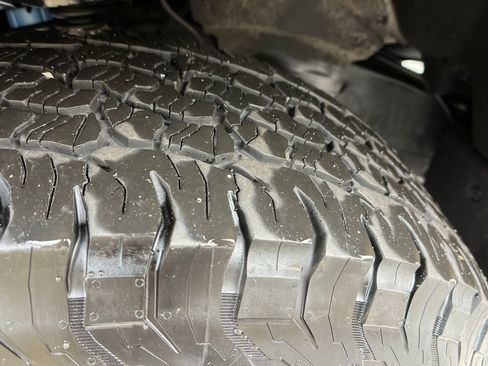 Used 2024 Toyota Tacoma TRD Off-Road image 25