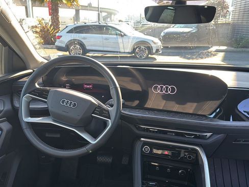 Used 2025 Audi Q5 Premium Plus w/ Premium Plus image 10