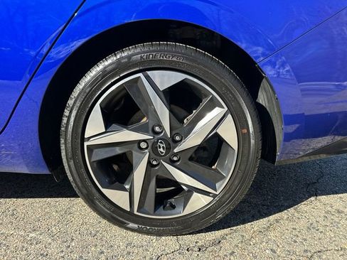 Used 2023 Hyundai Elantra Limited image 13