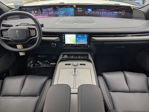 New 2026 Lincoln Navigator Reserve w/ Jet Appearance Package AWD/4WD image 12