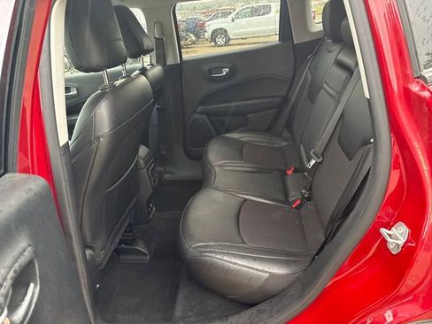 Used 2019 Jeep Compass Latitude AWD/4WD image 9