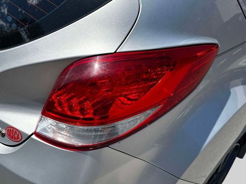 Used 2016 Hyundai Veloster Turbo FWD image 10