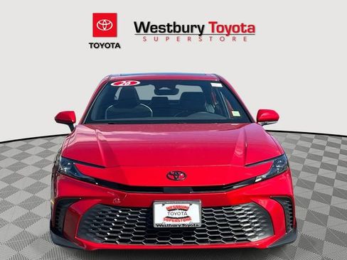 Used 2026 Toyota Camry SE w/ Convenience Package image 3